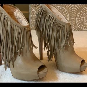 Boutique 9 peep toe fridge bootie size 8